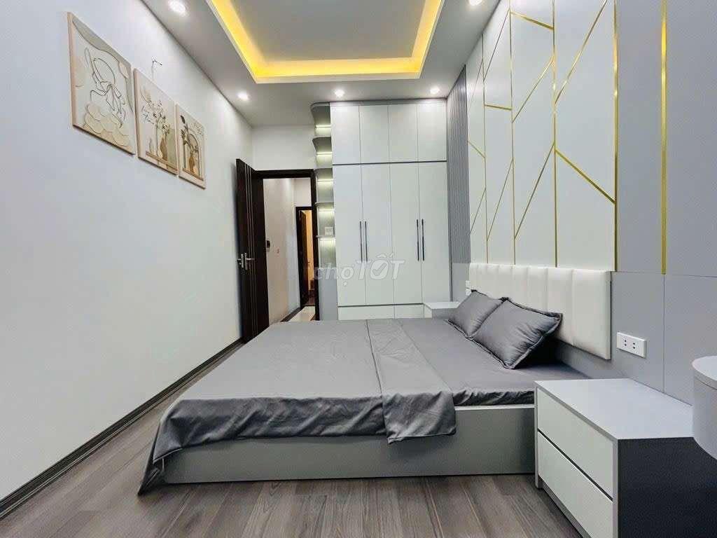 Nhà Đẹp Tố Hữu, Ô Tô Đỗ Cửa. Dân Trí Cao, Nhà Mới 5 Tầng. Nhỉnh 8 Tỷ