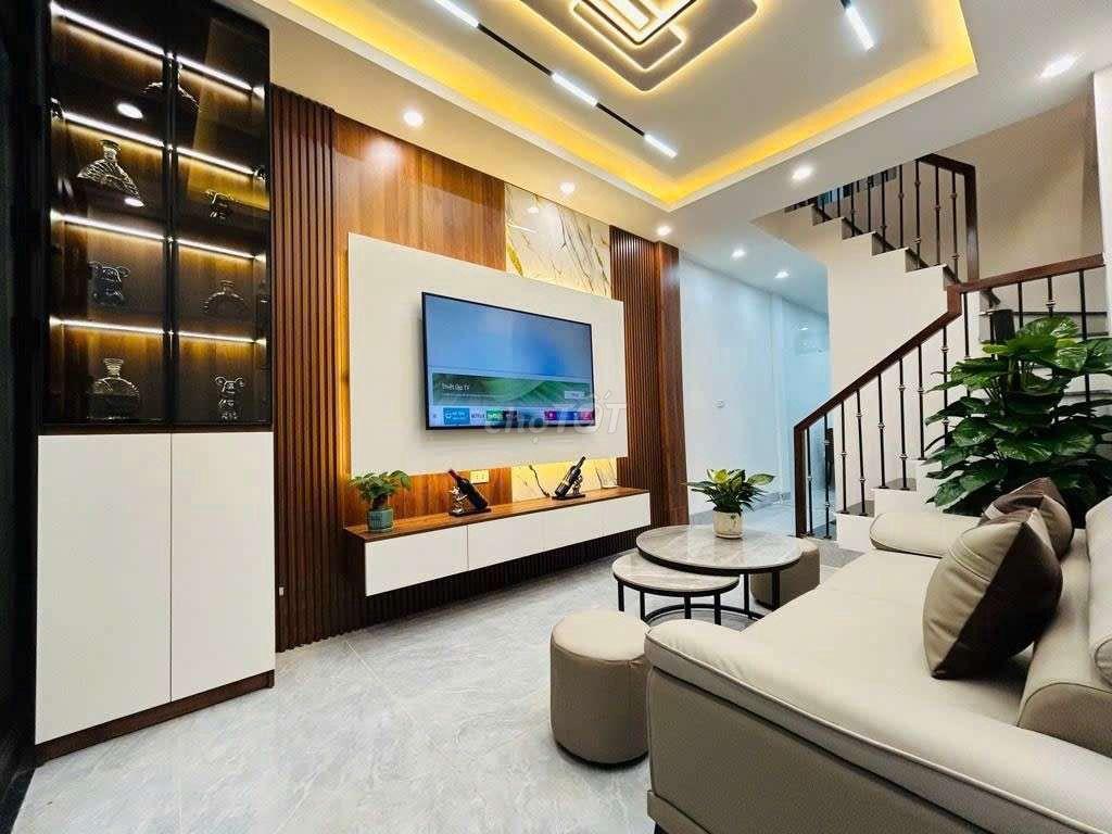 Nhà Đẹp Tố Hữu, Ô Tô Đỗ Cửa. Dân Trí Cao, Nhà Mới 5 Tầng. Nhỉnh 8 Tỷ