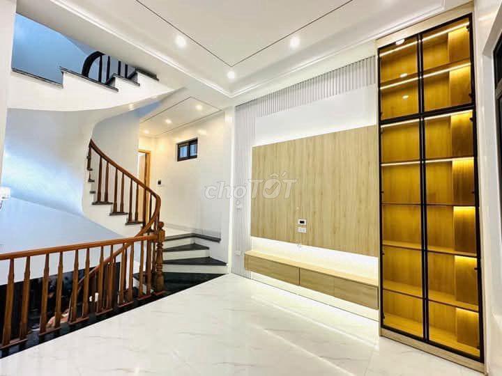 Bán Nhà Kv Tố Hữu Giá Tốt. Nhanh Thì Còn. 5 Tầng Mới, Gần Ô Tô. 6,x Tỷ