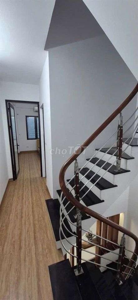 Bán Nhà Đại Mỗ 4 PN. Ngõ Thoáng gần Ô Tô. 39 m *4 tầng. 5,x tỷ. Hiếm