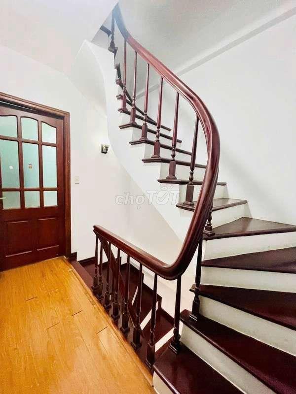 Bán nhà Mỹ Đình 4 PN. Dân xây chắc chắn. 38m2 * 4 tầng. Chỉ 5,95 tỷ