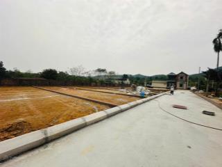 Chủ cần tiền bán nhanh lô góc 120m2 hòa thạch ngay quốc lộ 21a đi vào giá chỉ nhỉnh 20 tr /m2