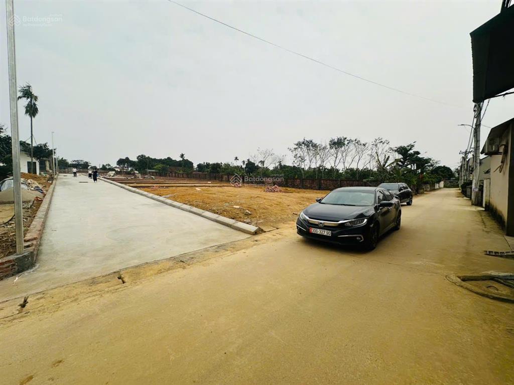 Chủ cần tiền bán nhanh lô góc 120m2 hòa thạch ngay quốc lộ 21a đi vào giá chỉ nhỉnh 20 tr /m2