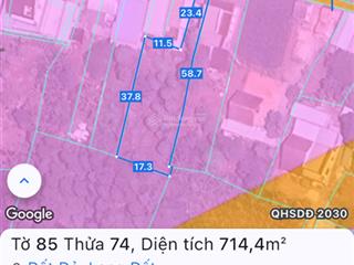 Bán đất 714 mét (phủ hồng), đã có sẵn 300 mét thổ cư, vị trí cách chợ đất đỏ 20 mét.