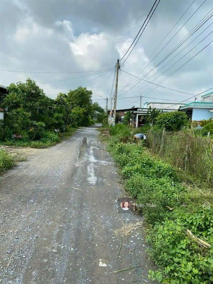 Bán đất tại xã phước thạnh, ngay kênh đông, giá 900 triệu, 1000m2. ô tô vào tận nơi, pháp lý đầy đủ
