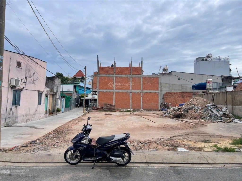 Bán đất thổ cư, sổ hồng riêng, hóc môn. dt. 5x17 đường 5m. khu dân cư. cách chợ đầu mối chỉ 10p
