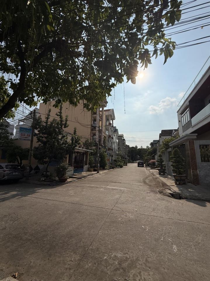 Bán nhà 2 Tầng P.Tam Hiệp,SHR đường nhựa 8M,gần trường THPT Trấn Biên