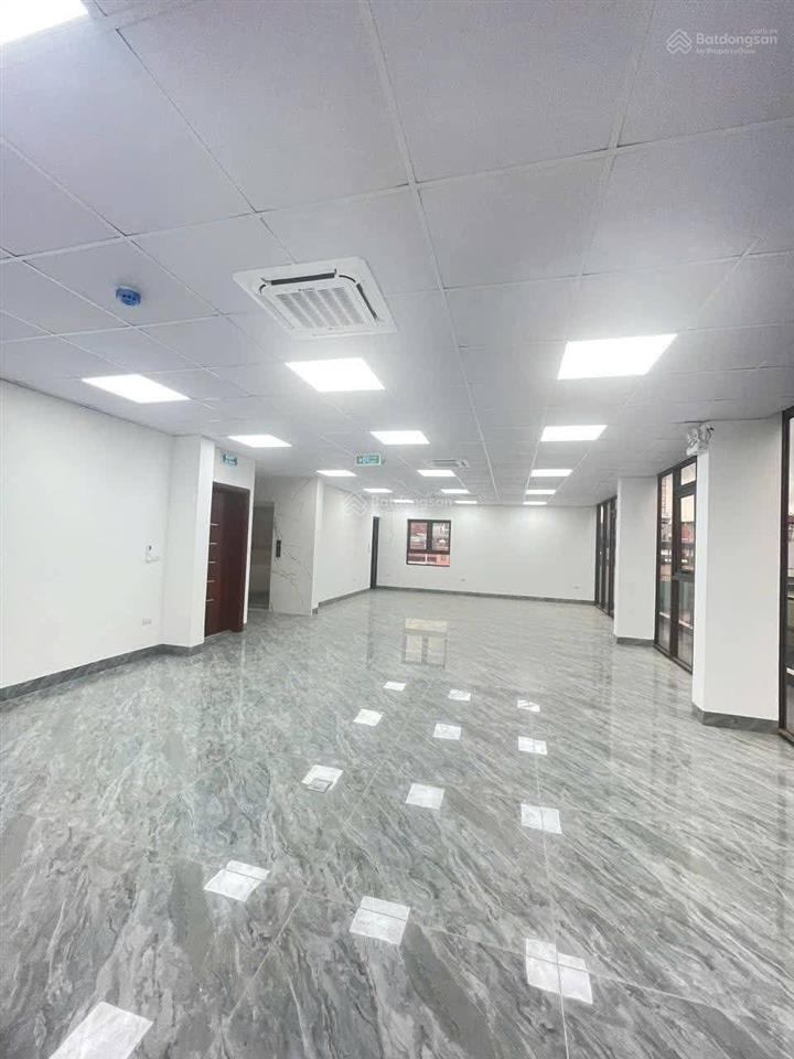 Chính chủ cho thuê tòa văn phòng thanh trì, nhà đẹp, vào ngay