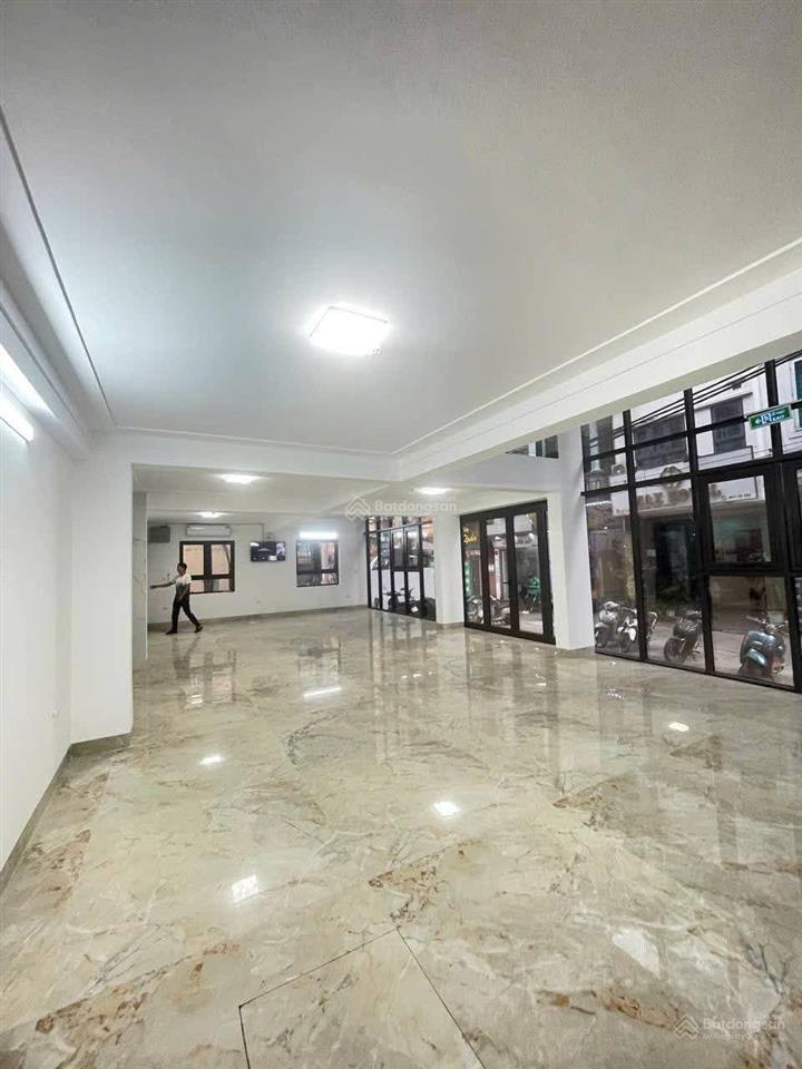Chính chủ cho thuê tòa văn phòng thanh trì, nhà đẹp, vào ngay