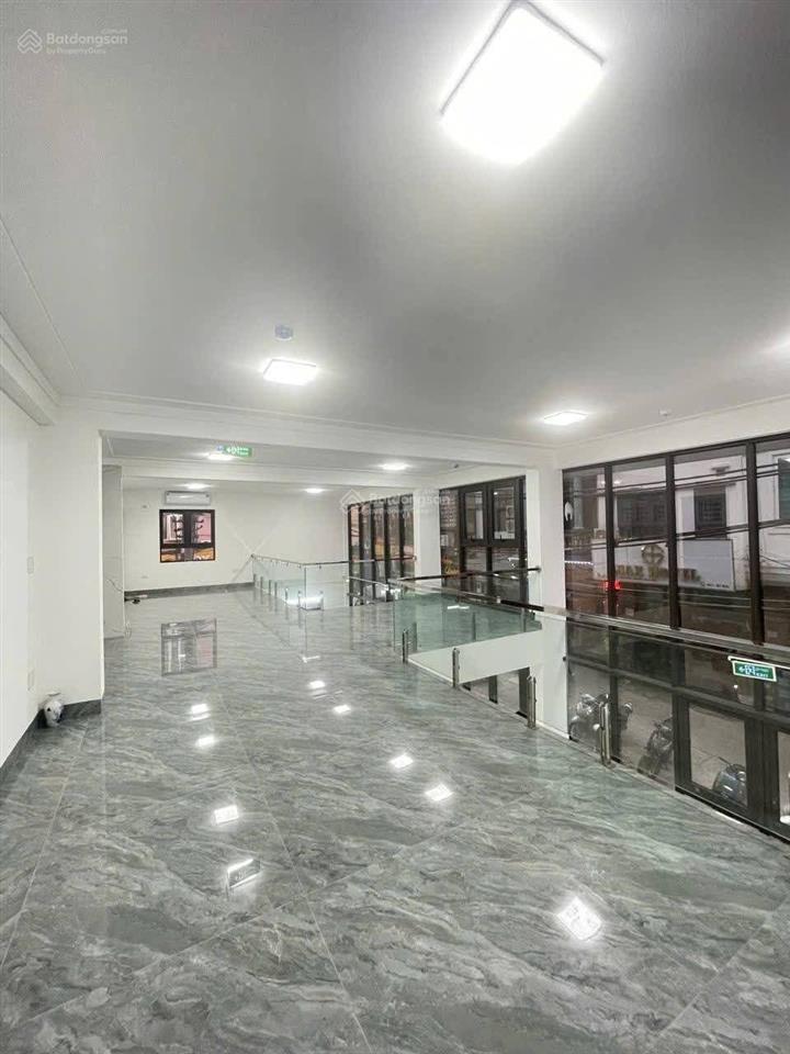 Chính chủ cho thuê tòa văn phòng thanh trì, nhà đẹp, vào ngay