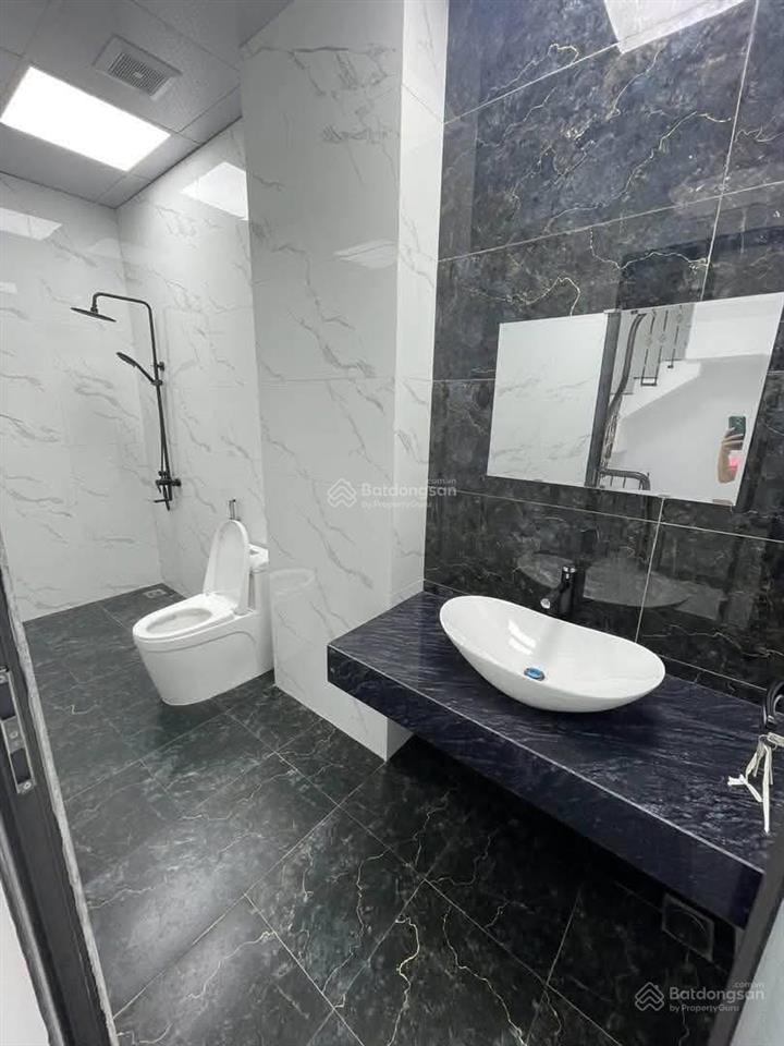 Tòa nhà 1.100m2 sàn kđt đại thanh