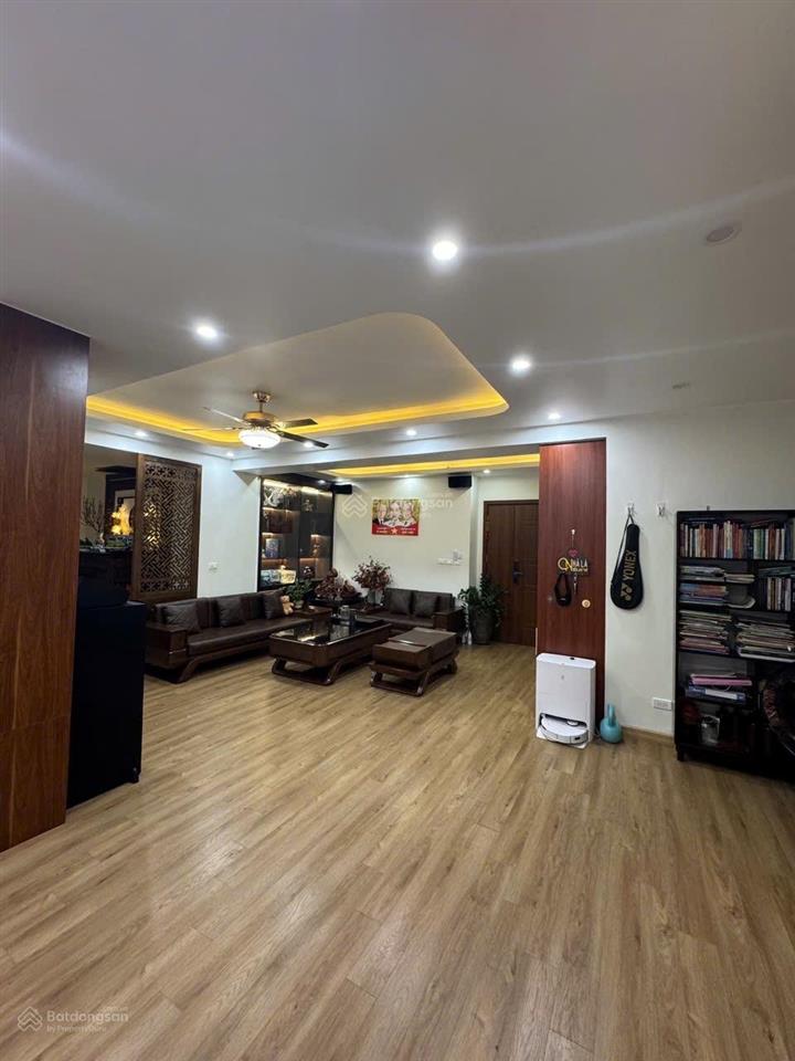 Bán căn hộ chung cư 100m2 chính chủ tại nguyễn cơ thạch, từ liêm  giá 7.9 tỷ,  0888 346 ***