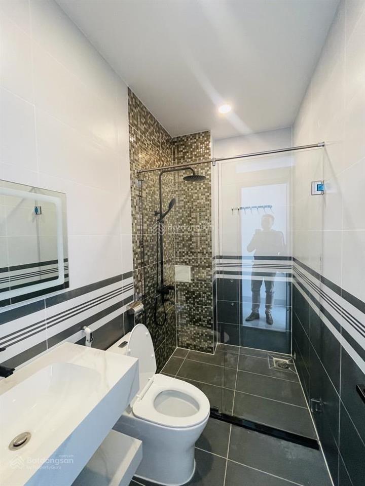 Giảm 400tr hxh lê quang định sát chợ bà chiểu, 50m2(4x13m), p14 bình thạnh, 4 tầng 5pn, hơn 8 tỷ