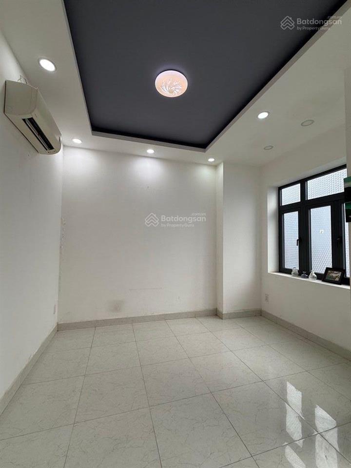 Chính chủ bán gấp nhà nguyễn cửu vân giáp q1 56m2(5.2x11m) sát mt 2 tầng 4pn chỉ 7 tỷ rẻ nhất kv