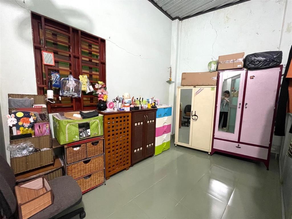 Hẻm oto 7 chỗ khu phân lô nơ trang long khu cán bộ 87m2  ngang 4.2m  2 tầng 5pn chỉ 97tr/m2