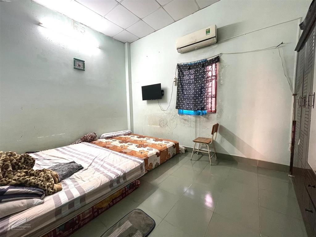 Hẻm oto 7 chỗ khu phân lô nơ trang long khu cán bộ 87m2  ngang 4.2m  2 tầng 5pn chỉ 97tr/m2