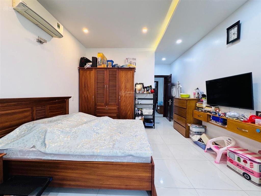 Hẻm oto quay đầu nơ trang long sổ phân lô 70m2(4.2x16m)4 tầng sân thượng có gara oto chỉ hơn 13tỷ