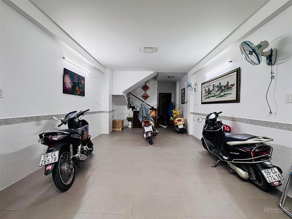 Hẻm oto quay đầu nơ trang long sổ phân lô 70m2(4.2x16m)4 tầng sân thượng có gara oto chỉ hơn 13tỷ