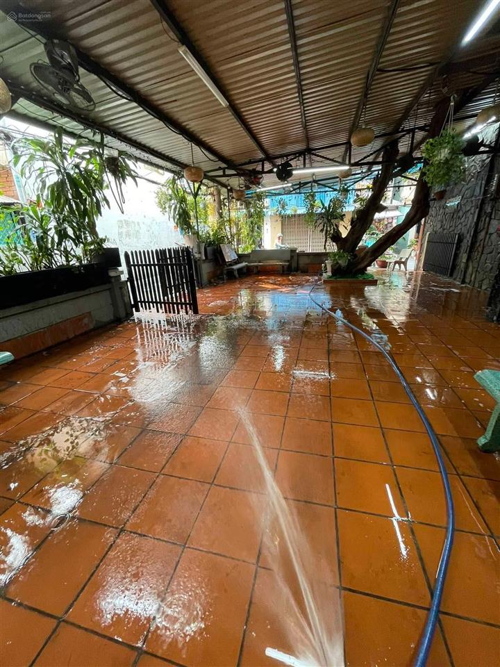 Cần bán nhà quận 4 diện tích lớn gấp