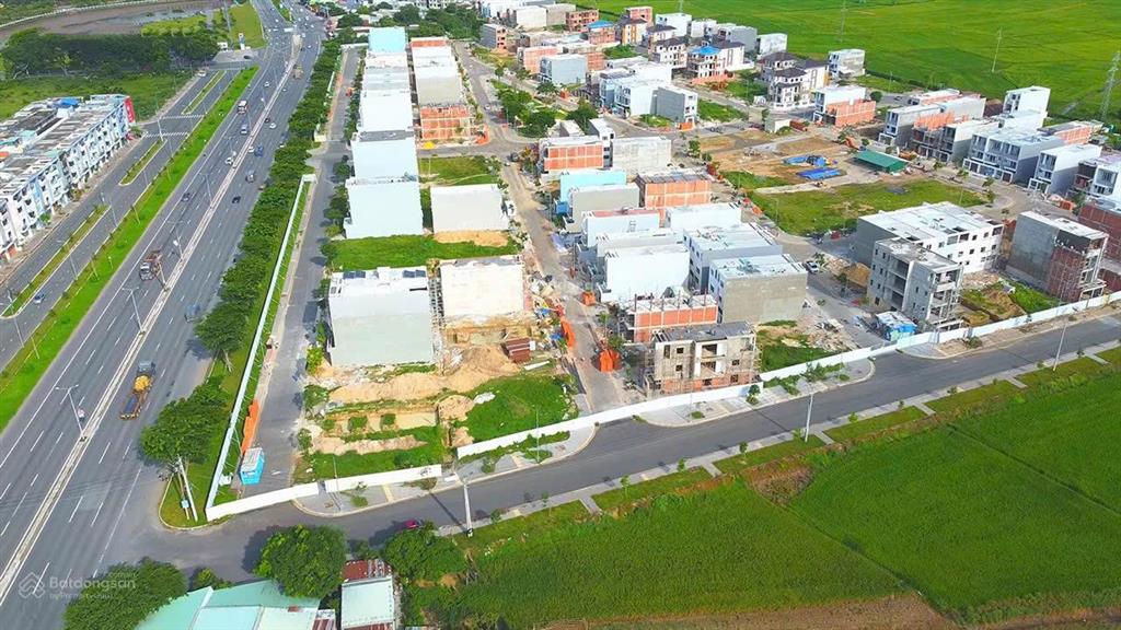 Cần bán gấp lô đất nền bà rịa city gate tp hcm 110m2 giá 1.550 tỷ,  phạm yến 0775 707 ***