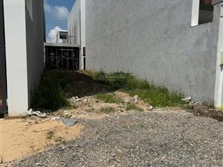 Cần bán gấp lô đất nền bà rịa city gate tp hcm 110m2 giá 1.550 tỷ,  phạm yến 0775 707 ***