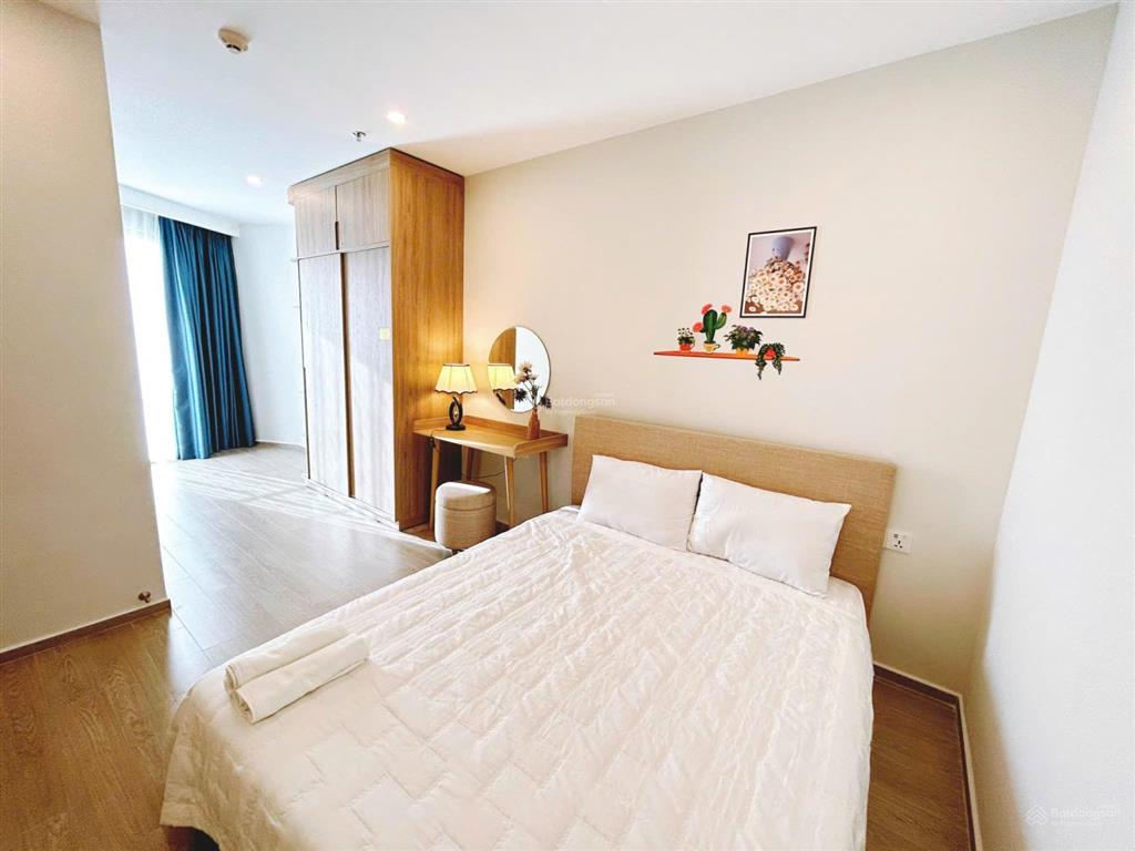 Bán gấp căn 1pn the sóng vũng tàu cách biển 200m, full nội thất, giá 2 tỷ 0775 707 *** phạm yến