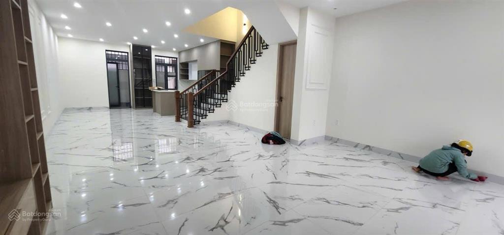 Cần bán gấp nhà phố 120m2 1 trệt 2 lầu ngay trung tâm tp bà rịa, giá 5.7 tỷ, có sổ hồng 0775 707 ***