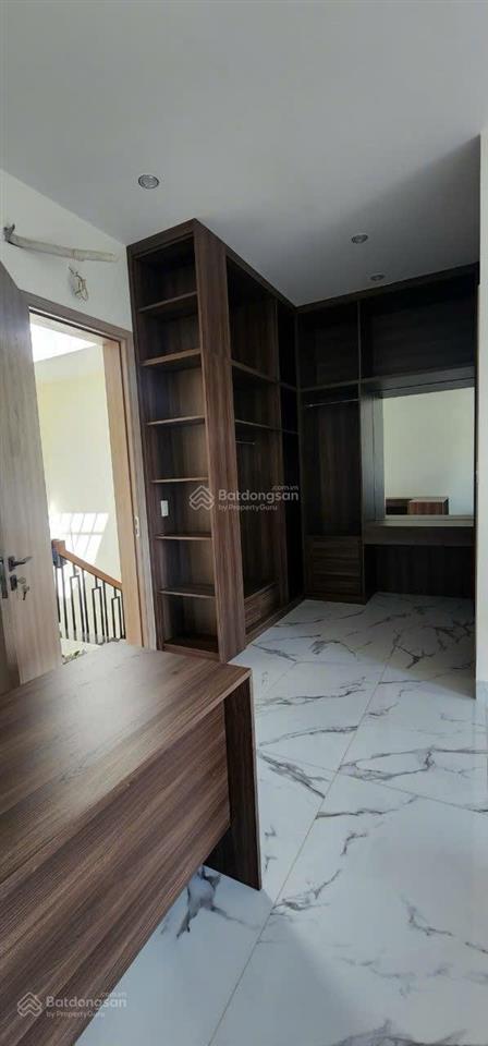 Cần bán gấp nhà phố 120m2 1 trệt 2 lầu ngay trung tâm tp bà rịa, giá 5.7 tỷ, có sổ hồng 0775 707 ***