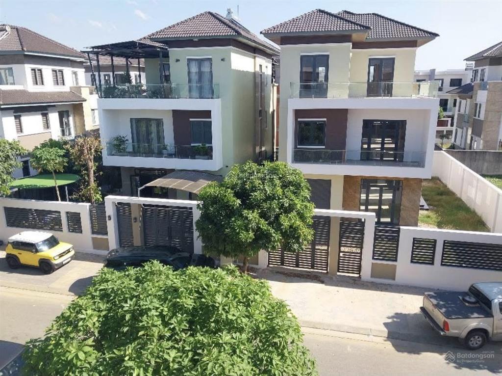 Bán gấp căn nhà phố bà rịa city gate  giá 5.9 tỷ, sổ hồng riêng. phạm yến 0775 707 ***