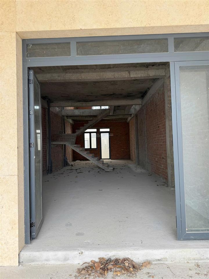 Cần bán gấp nhà phố 3 lầu 120m2 khu bà rịa city gate, trung tâm bà rịa. giá 4.050 tỷ 0775 707 *** yến