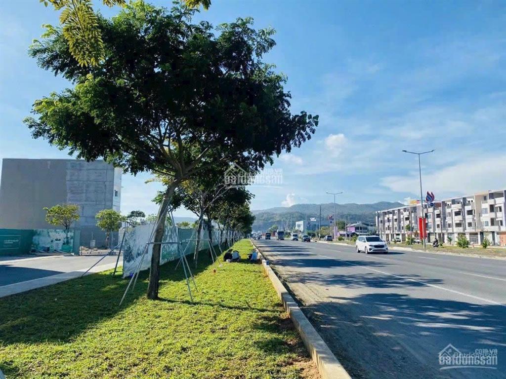 Bán gấp nền đất mặt tiền bà rịa ql51 long hương 120m² giá 3.6 tỷ khu br city gate. 0775 707 *** yến