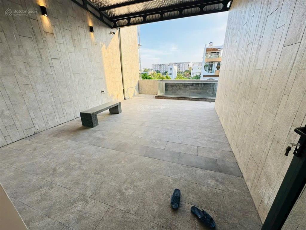Bán căn biệt thự 485m² trung tâm bà rịa 12,9 tỷ tl, 3 mặt tiền full nội thất. 0775 707 *** phạm yến