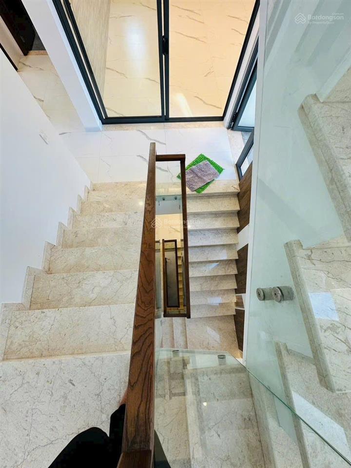 Bán căn biệt thự 485m² trung tâm bà rịa 12,9 tỷ tl, 3 mặt tiền full nội thất. 0775 707 *** phạm yến