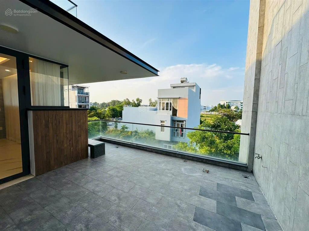 Bán căn biệt thự 485m² trung tâm bà rịa 12,9 tỷ tl, 3 mặt tiền full nội thất. 0775 707 *** phạm yến