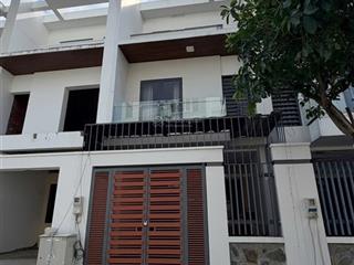 Bán căn nhà phố bà rịa city gate mới xây 5.1 tỷ, sổ riêng.  0775 707 *** phạm yến