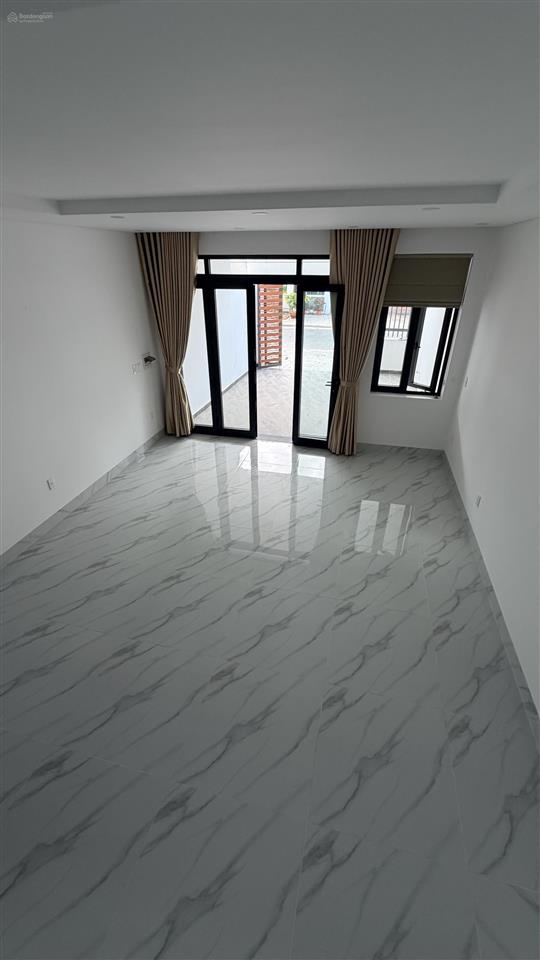 Bán căn nhà phố bà rịa city gate mới xây 5,1 tỷ, sổ riêng.  0775 707 *** phạm yến