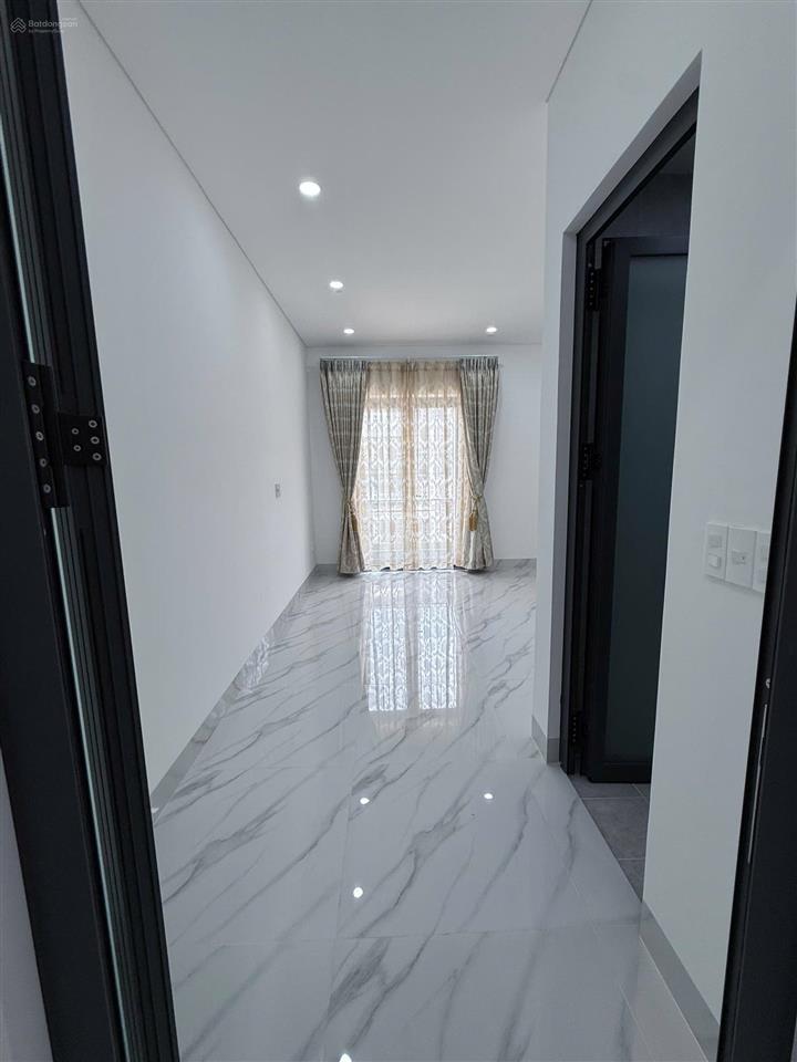 Bán căn nhà phố bà rịa city gate mới xây 5,1 tỷ, sổ riêng.  0775 707 *** phạm yến