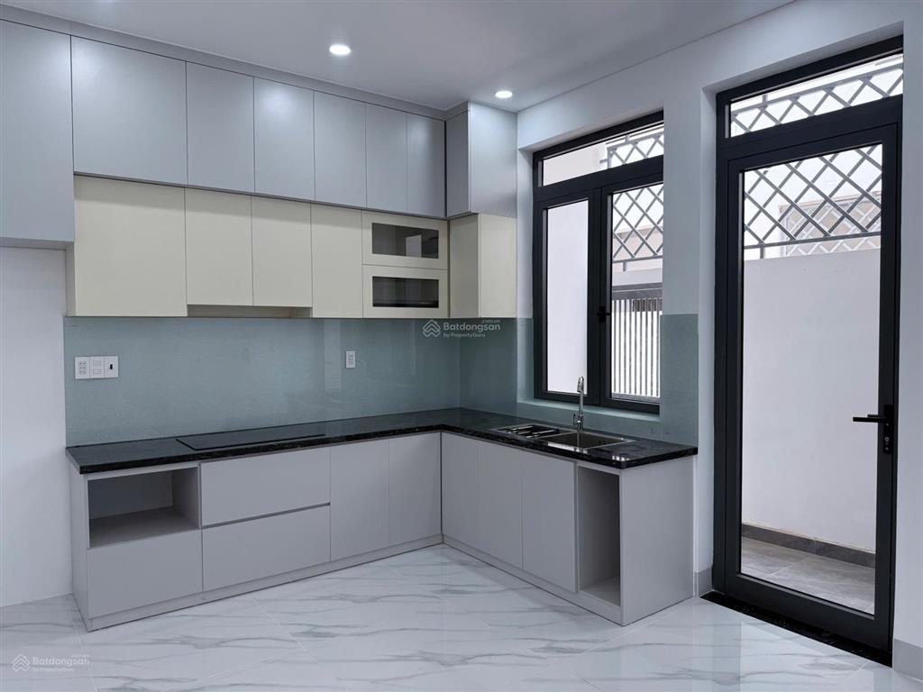 Bán nhà phố 1 trệt 2 lầu bà rịa city gate mới xây hoàn thiện có sổ, 5.1 tỷ  0775 707 *** phạm yến