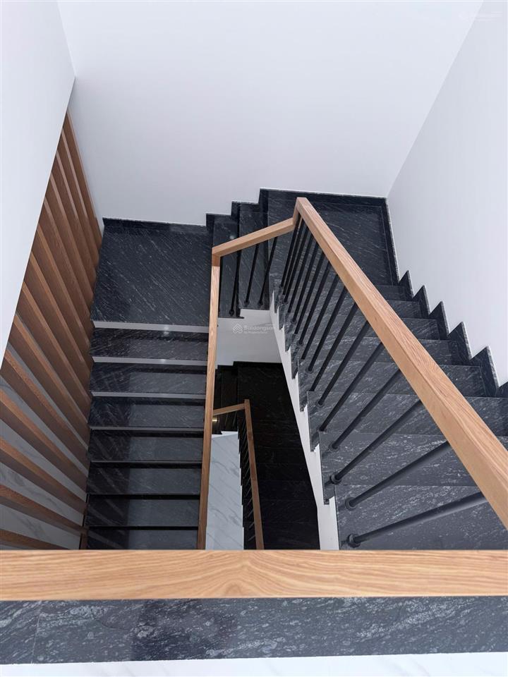 Bán nhà phố 1 trệt 2 lầu bà rịa city gate mới xây hoàn thiện có sổ, 5.1 tỷ  0775 707 *** phạm yến