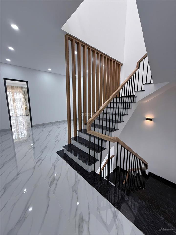 Bán nhà phố 1 trệt 2 lầu bà rịa city gate mới xây hoàn thiện có sổ, 5.1 tỷ  0775 707 *** phạm yến