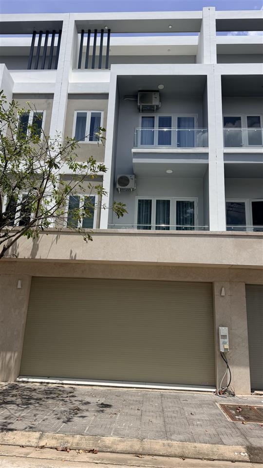 Bán nhà phố mặt tiền 3 lầu quốc lộ 51 bà rịa city gate 7,5 tỷ, 0775 707 *** phạm yến
