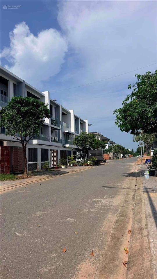 Cần tiền bán nhanh lô đất 120m2 bà rịa city gate mặt tiền ql51, 1.450 tỷ.  0775 707 *** phạm yến