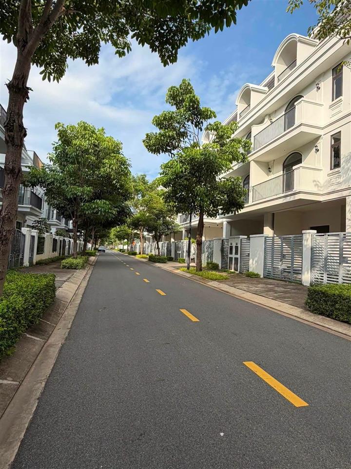 Bán nhà phố lavida vũng tàu tiện ích xanh, ngang 5m giá 5.7 tỷ 0775 707 *** phạm yến