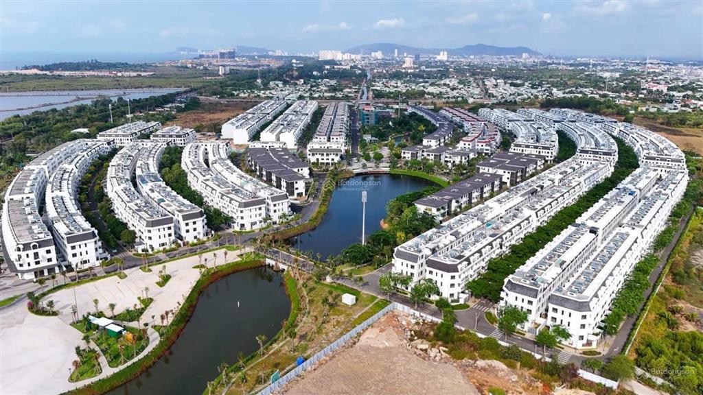 Bán nhà phố lavida vũng tàu tiện ích xanh, ngang 5m giá 5.7 tỷ 0775 707 *** phạm yến