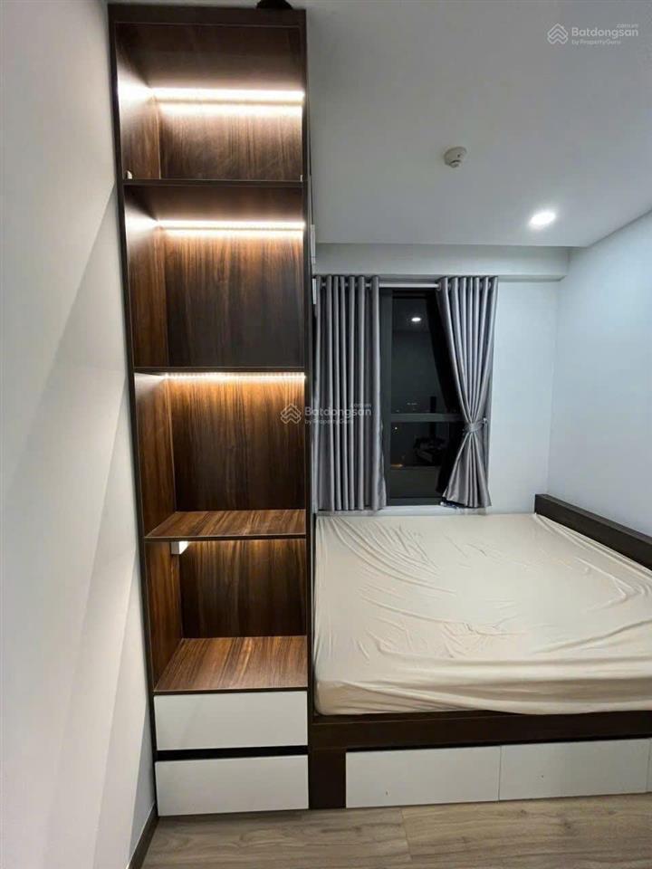 Bán gấp 2pn view trực diện hồ bơi, full nội thất, giá tốt thị trường, ban công rộng và mát mẻ