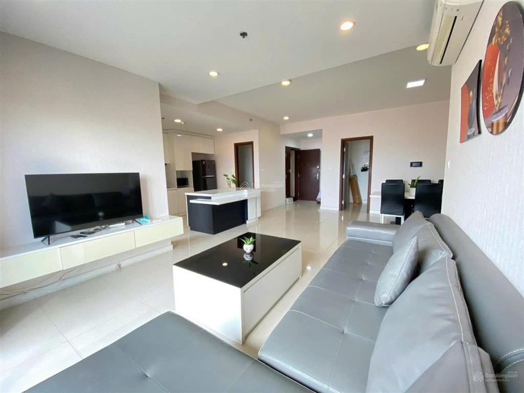 Tôi cần bán căn 2pn đầy đủ nội thất, nhìn trực diện hồ bơi rộng, hướng nam, nhìn trọn công viên