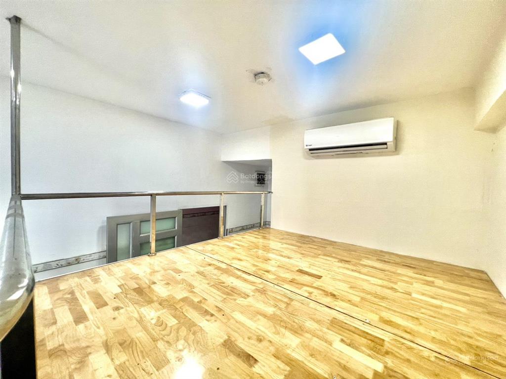 Phòng trọ thoáng mát, an ninh ngay đầm sen