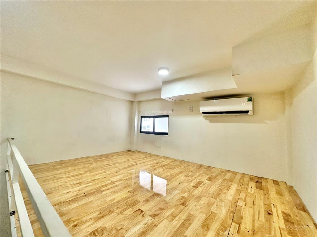 Phòng gác lửng mới xây ngay sân bay, cv gia định