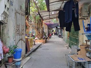 Chính chủ gửi bán nhà tập thể tầng 1 chưa qua sàn sổ đỏ cc. giá đầu tư !