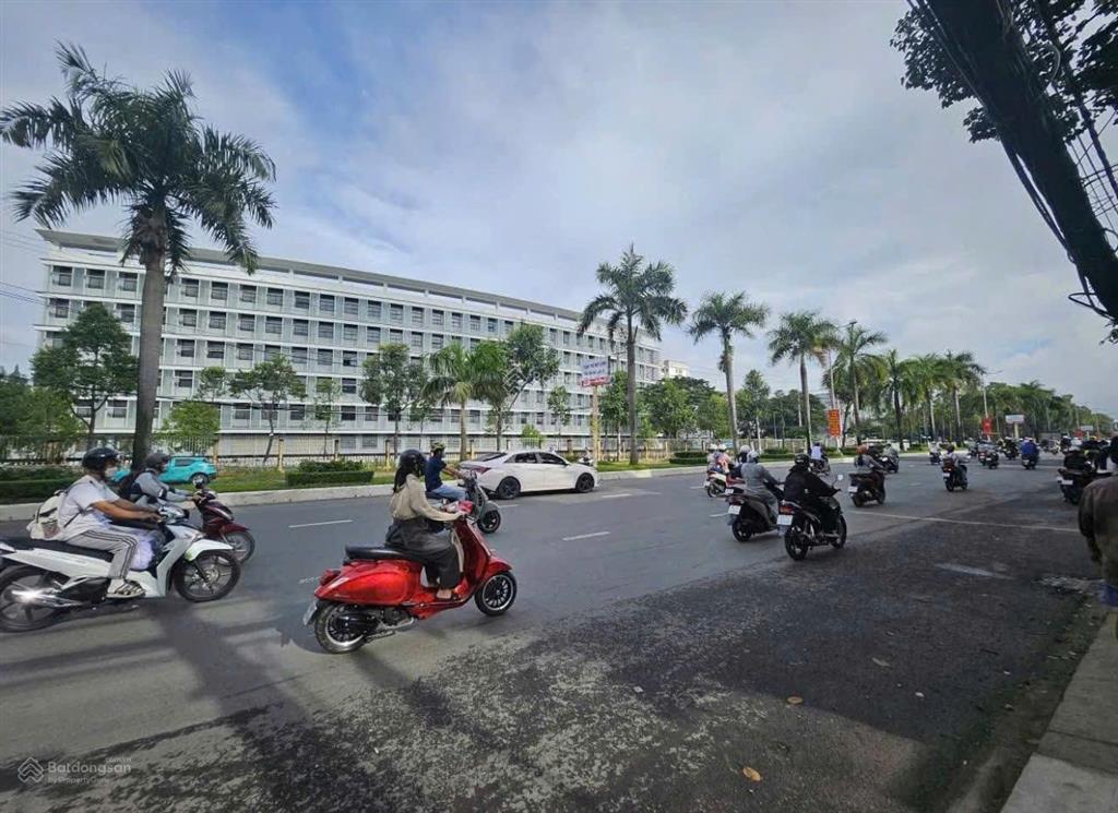 Cho thuê nhà mặt tiền ngang 8m đối diện đại học cần thơ giá 45 triệu